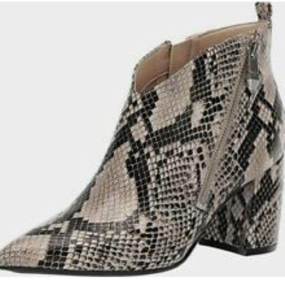 Marc Fisher Shoes - New Marc Fisher Beige & Black Croc Embossed Ankle Boots 7.5